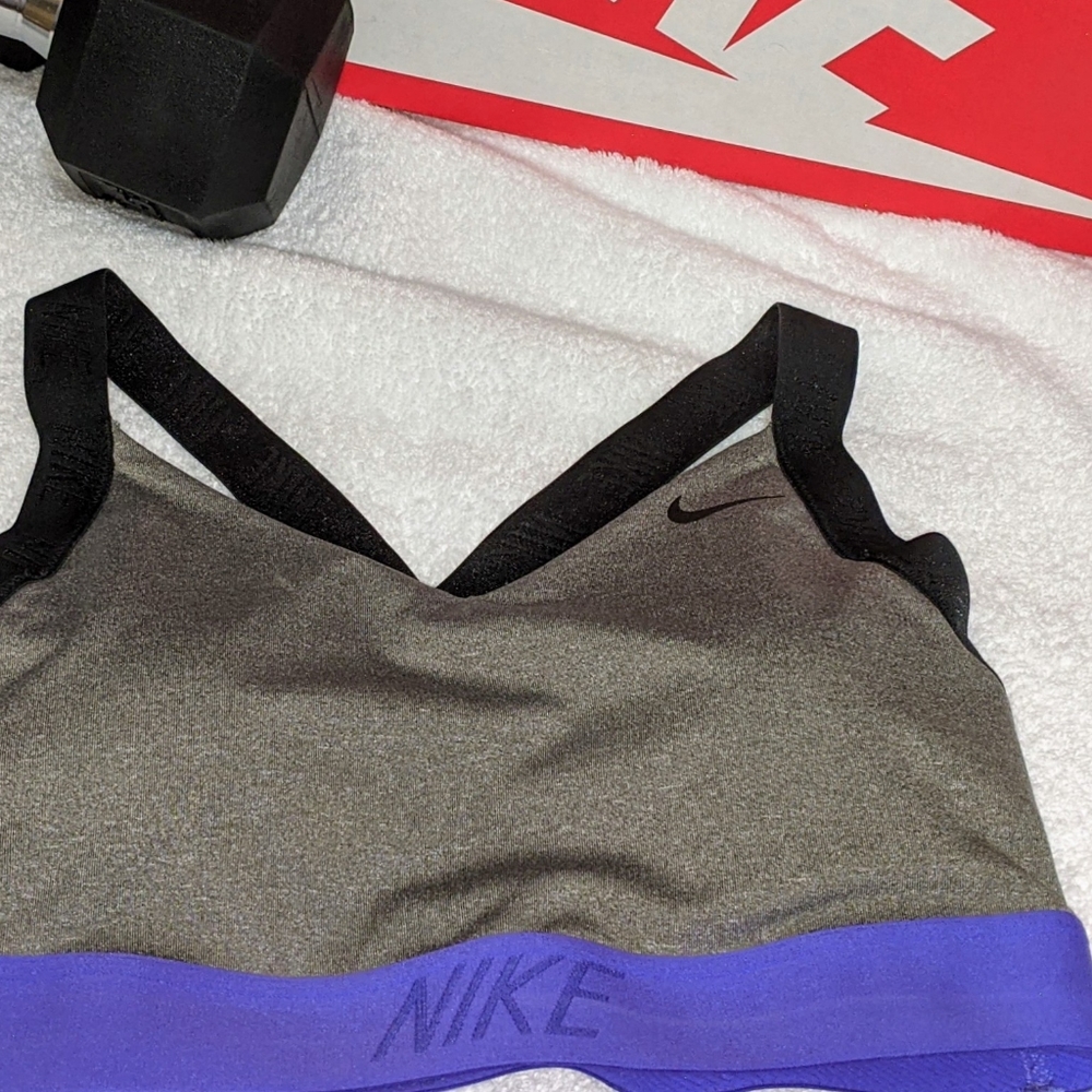 Nike DriFit Sports Bra M